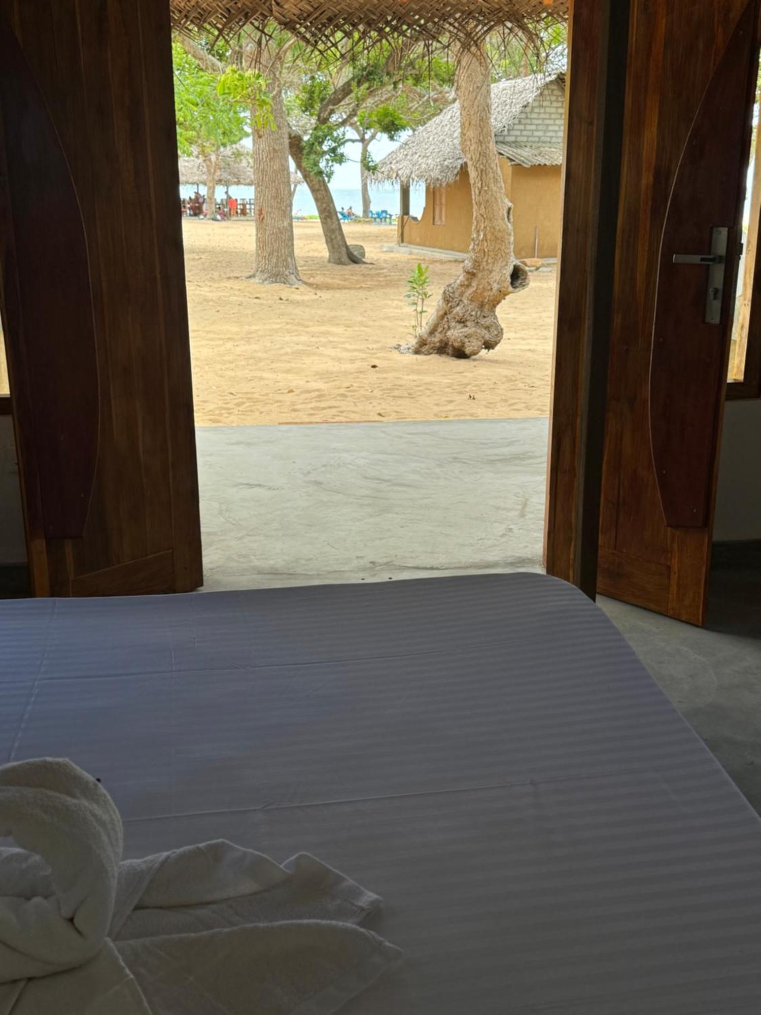 Peanut Farm Surf And Wild Resort - Arugambay Аругам Экстерьер фото